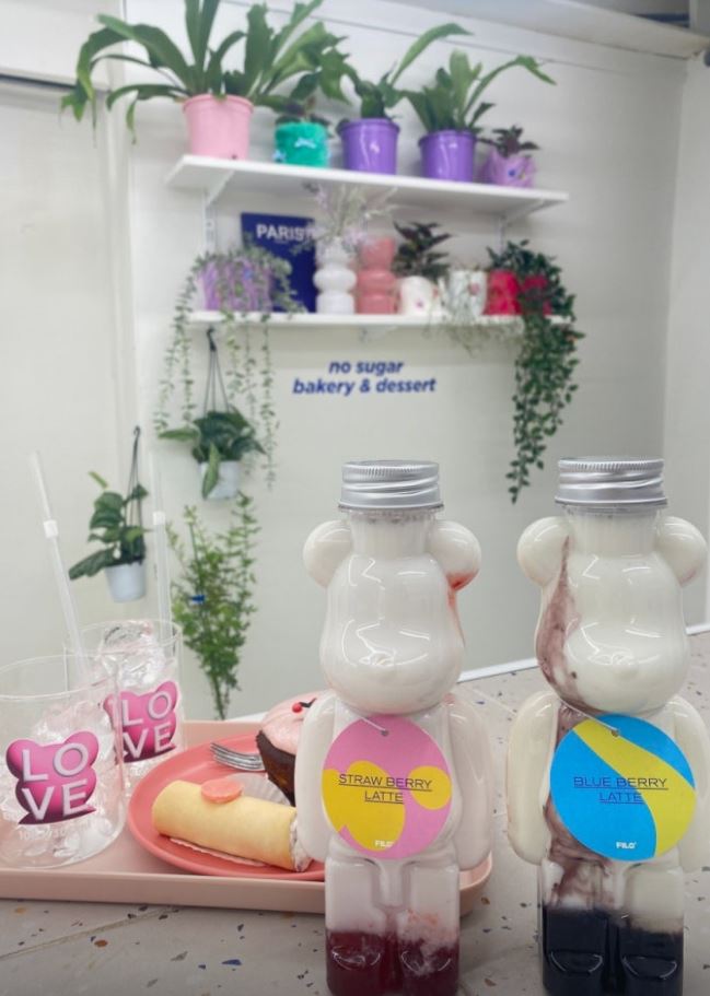 필로베이커리 두바이 쫀득볼, 홍대디저트로 크림과 딸기크림 비교